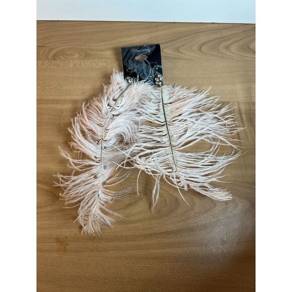 Mandee Costume Pink Feather Earrings New - Picture 1 of 5